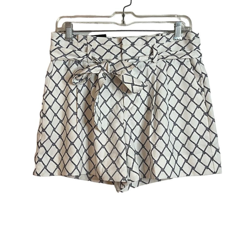 NWT! Banana republic patterned 4 inch inseam shorts